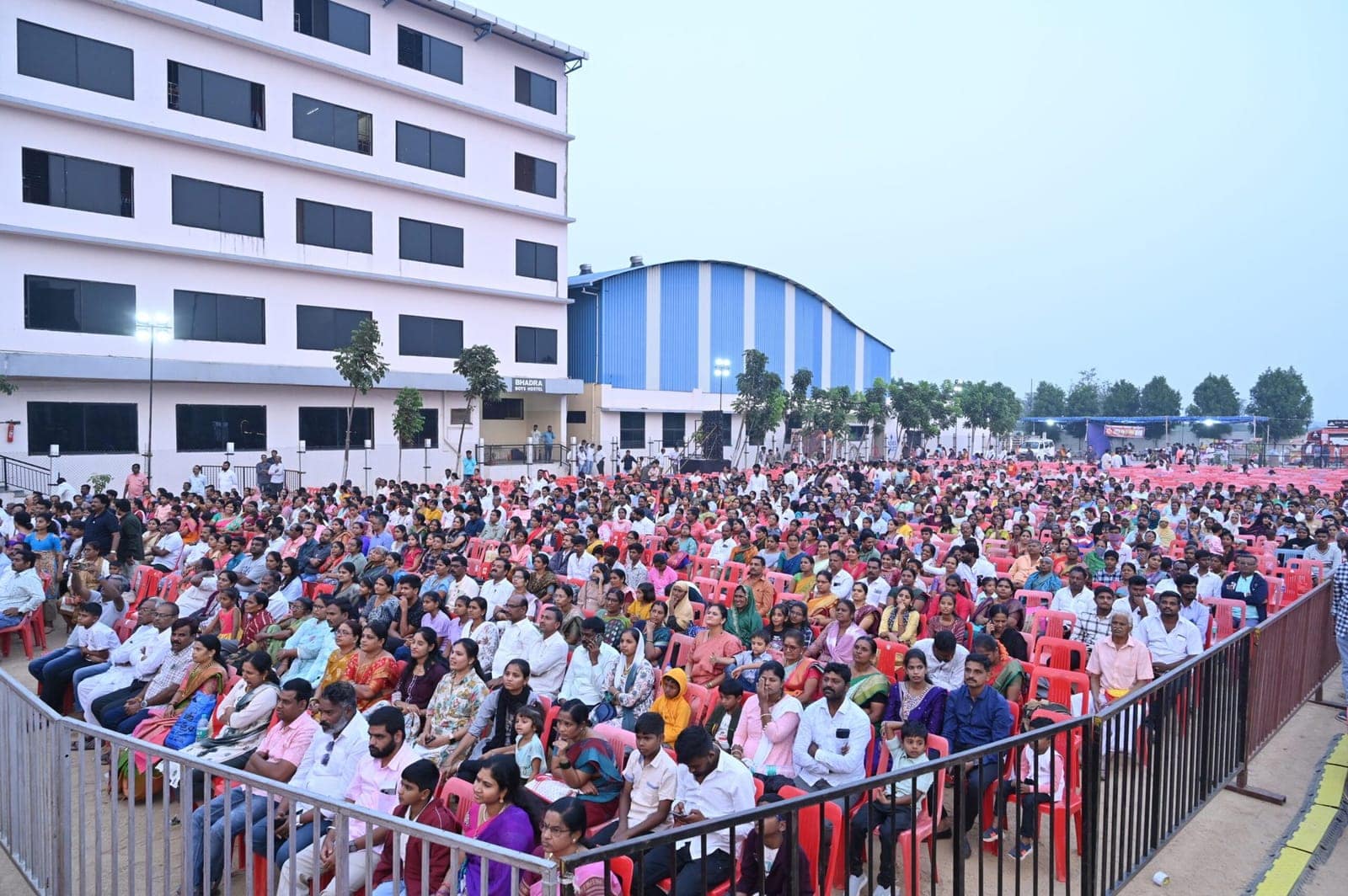 Crowd campus on the Sri Sharada International School campus in Koppal