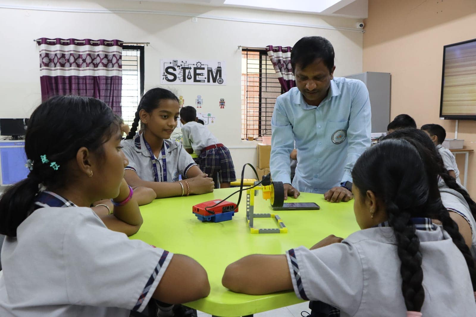 Students learning — Stem lab at Sri Sharada International School